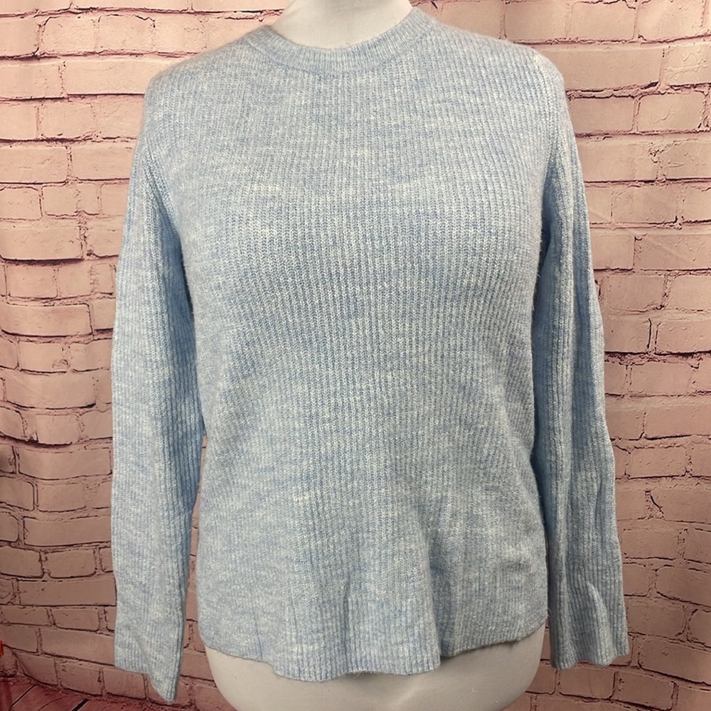 Old Navy Sweater - Size Medium - Picture 1 of 6